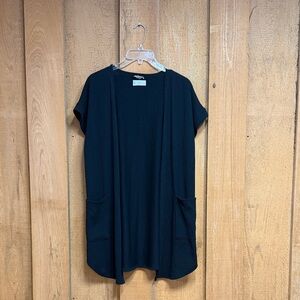 Short Sleeve Ribbed Black Shawl